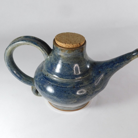 Artisan Handmade Stoneware Oil Vessel w Spout and Handle Tea or Coffee - Signed - Picture 6 of 10